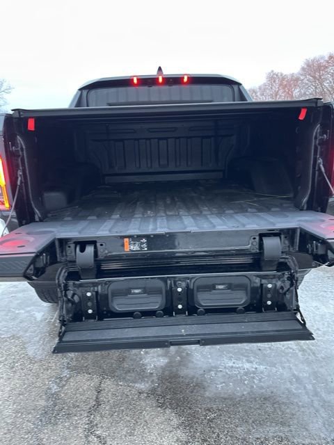 Used 2024 GMC Hummer EV 2X w/ LPO, Illumination Package image 11