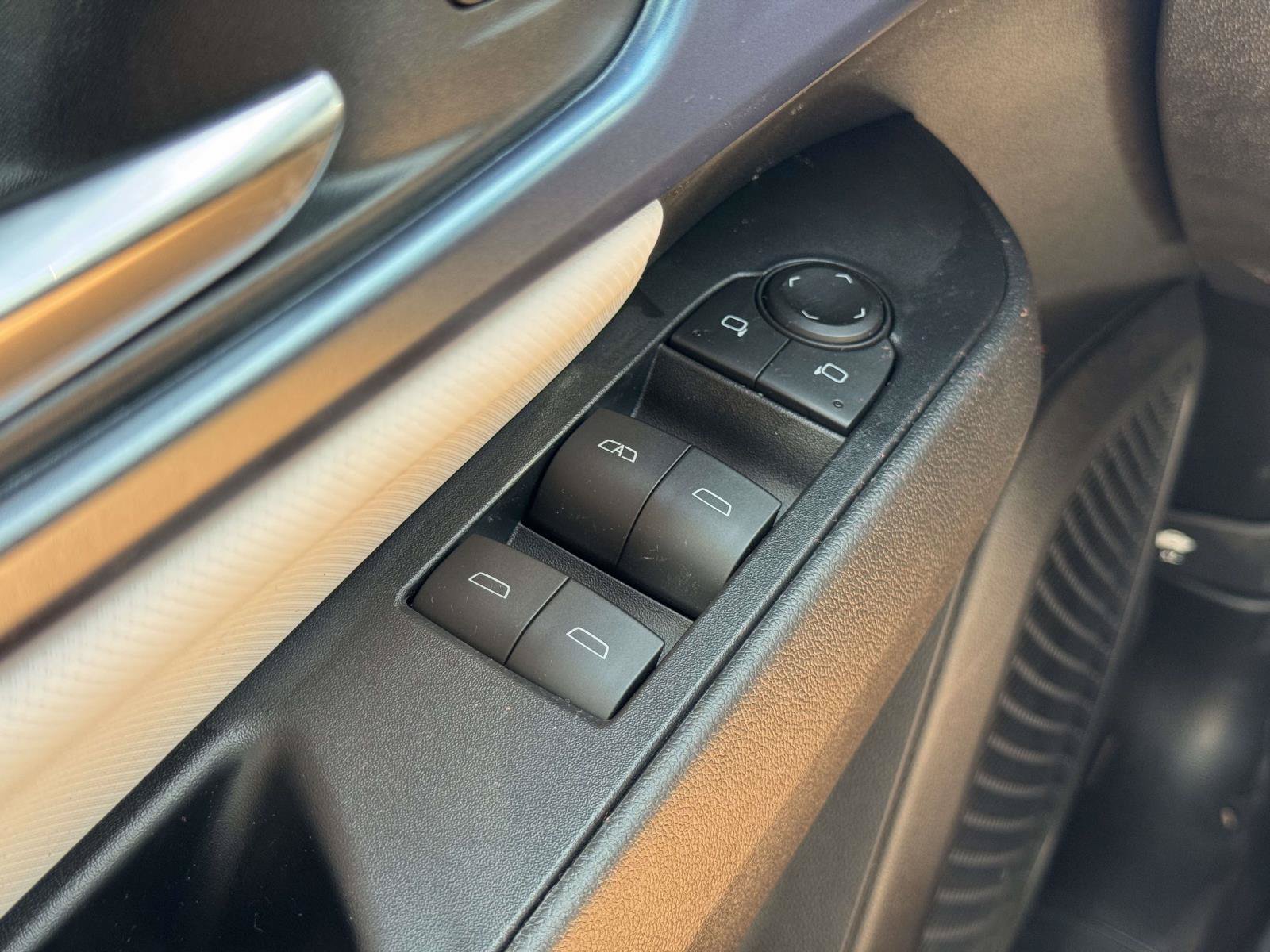 New 2026 Chevrolet Equinox EV LT AWD/4WD image 17