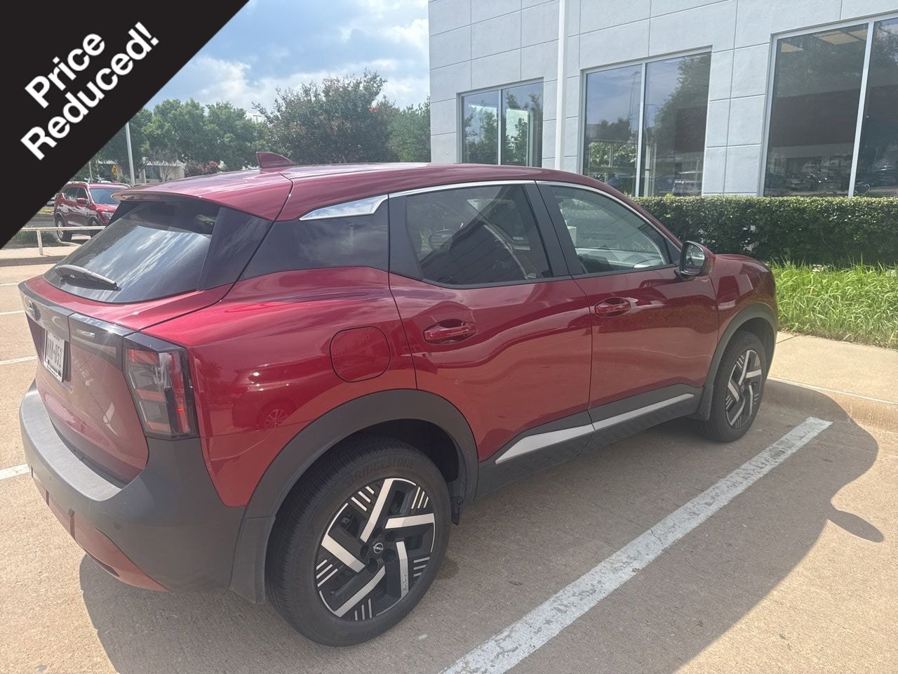 Used 2025 Nissan Kicks SV FWD image 1