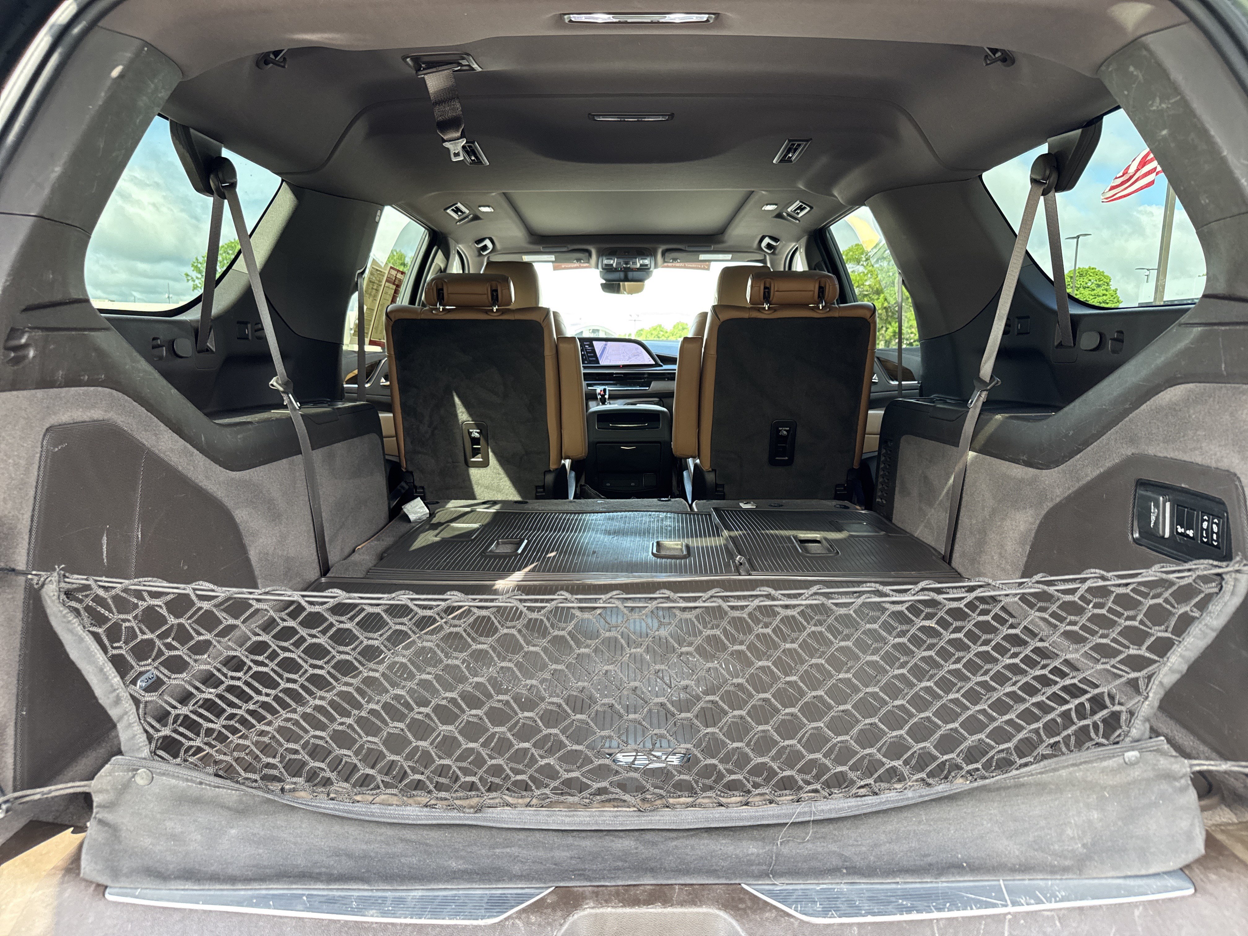 Used 2022 Cadillac Escalade ESV Premium Luxury w/ Performance Package AWD/4WD image 35