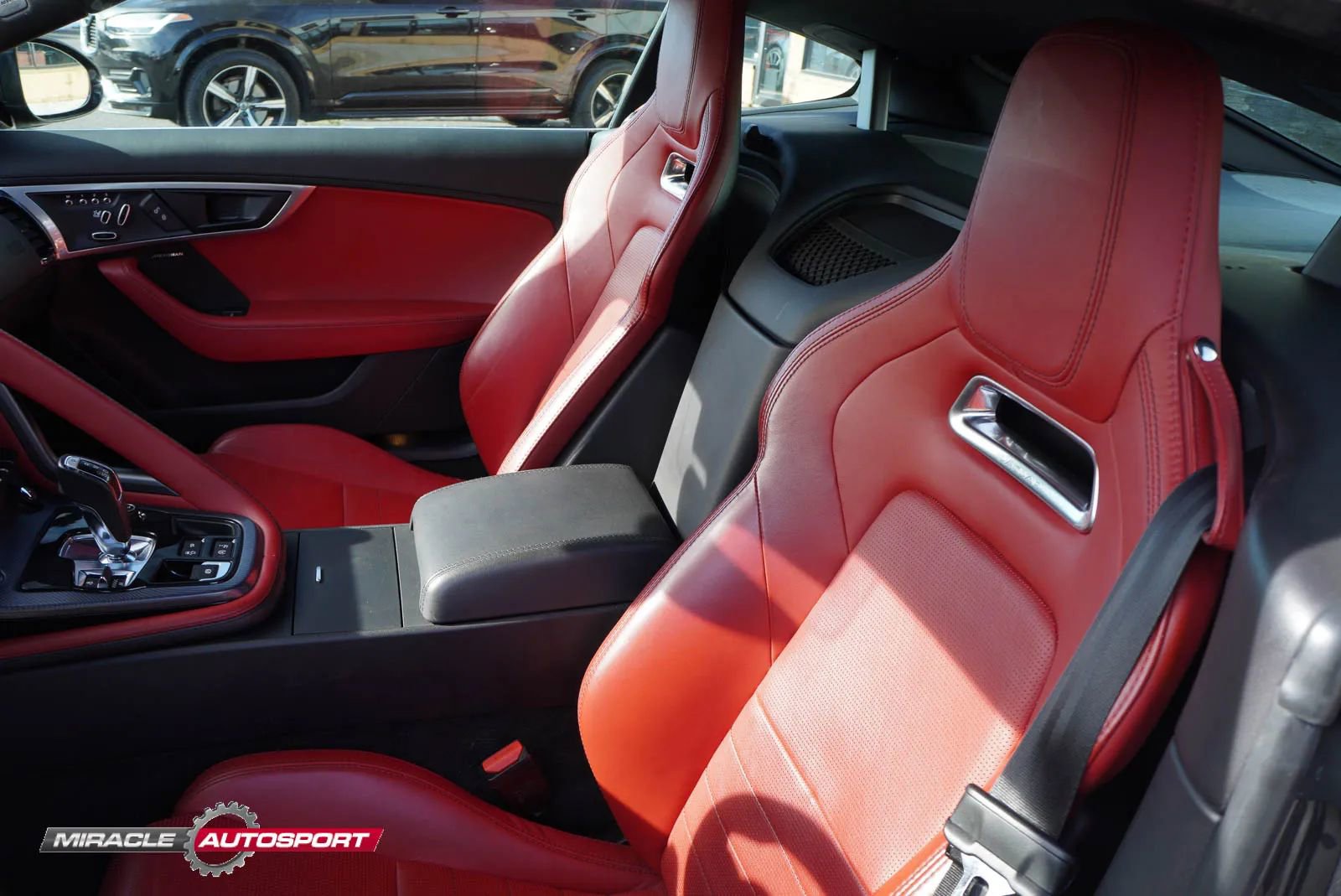 Used 2018 Jaguar F-TYPE R-Dynamic AWD/4WD image 20