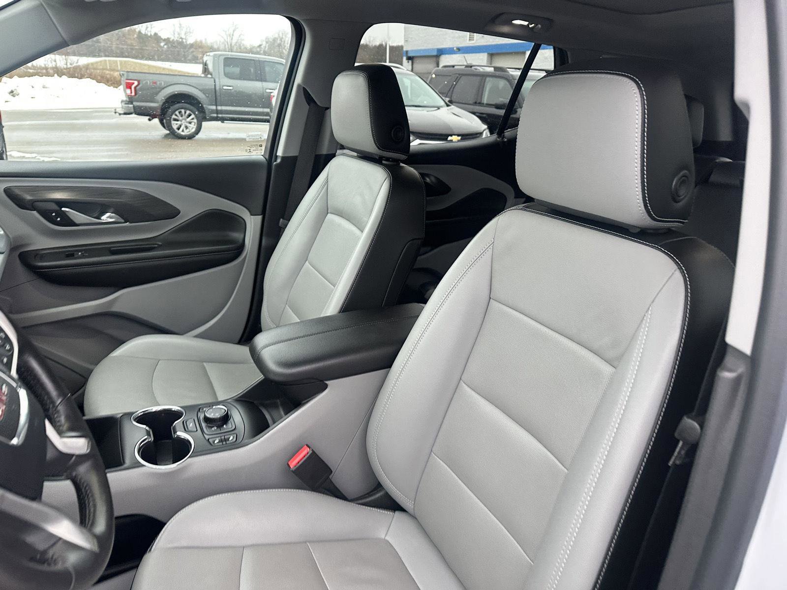 Used 2022 GMC Terrain SLT w/ Infotainment Package II image 25