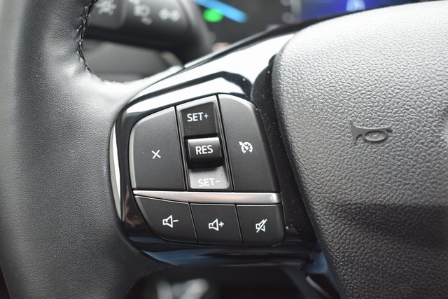 Used 2022 Ford Escape SE w/ Cold Weather Package image 19