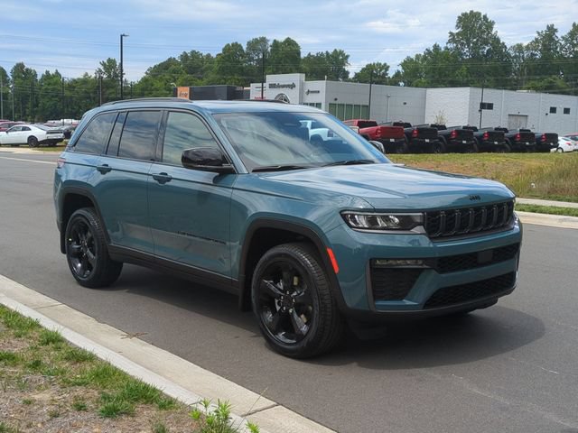 New 2026 Jeep Grand Cherokee Limited w/ Limited Altitude Package AWD/4WD image 15