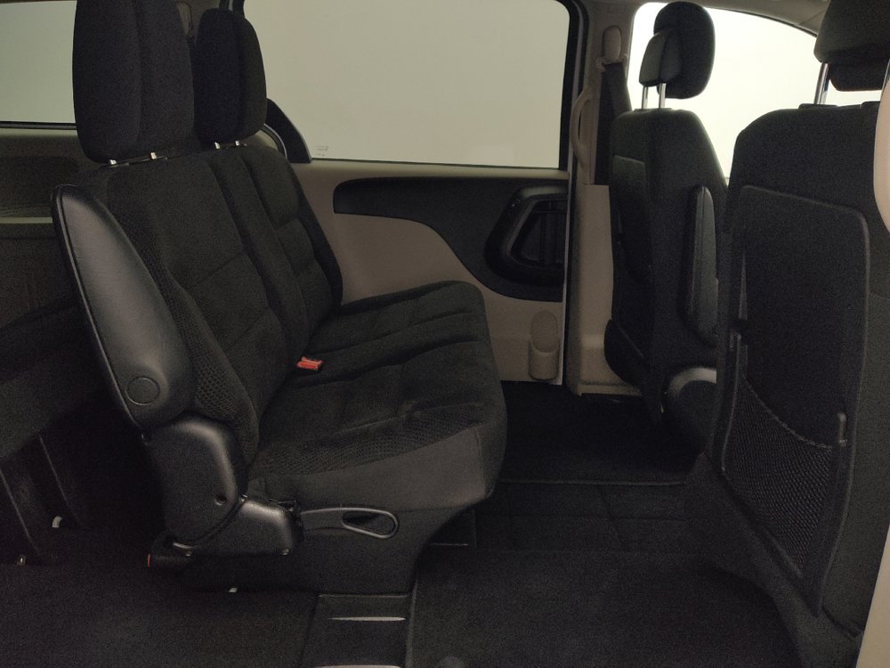 Used 2019 Dodge Grand Caravan SE w/ UConnect Hands-Free Group FWD image 19