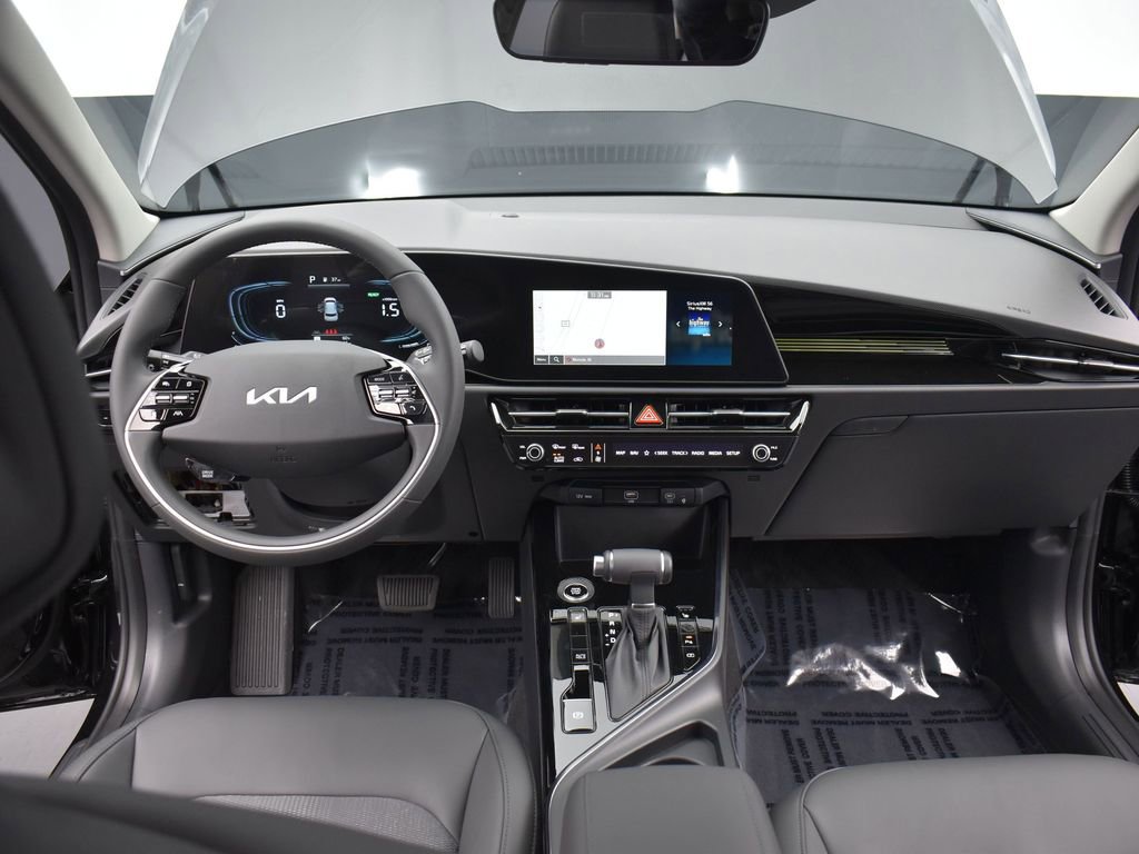 Certified 2025 Kia Niro EX FWD image 32