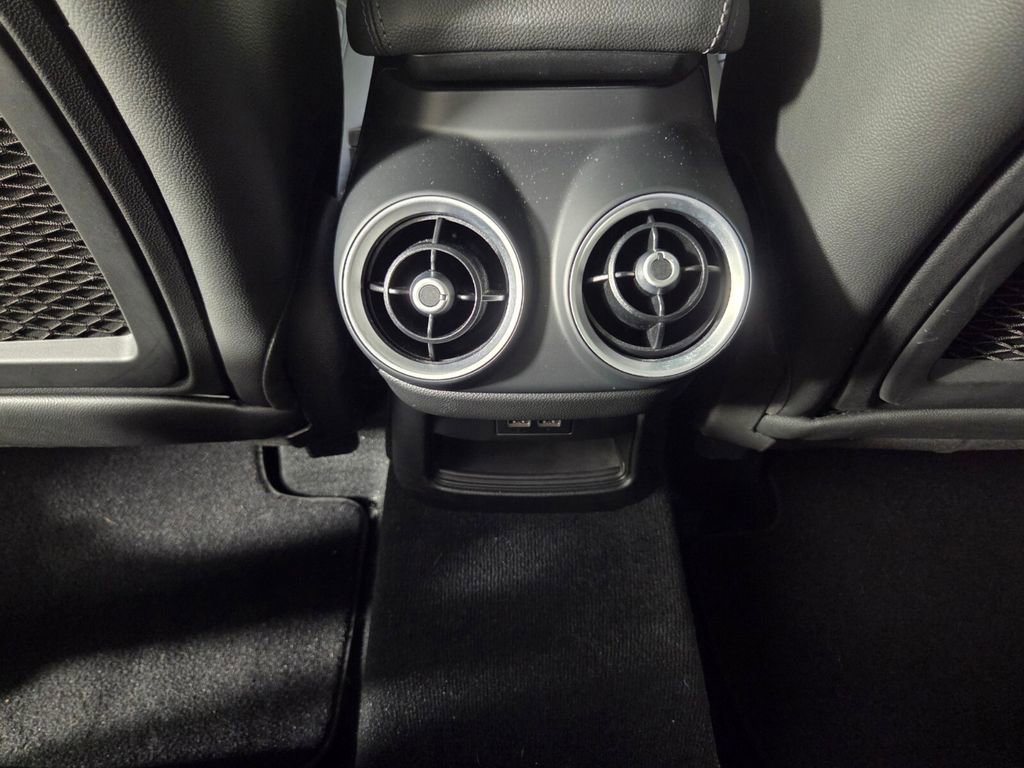 Used 2020 Alfa Romeo Stelvio Ti w/ Active Blind Spot Package AWD/4WD image 26
