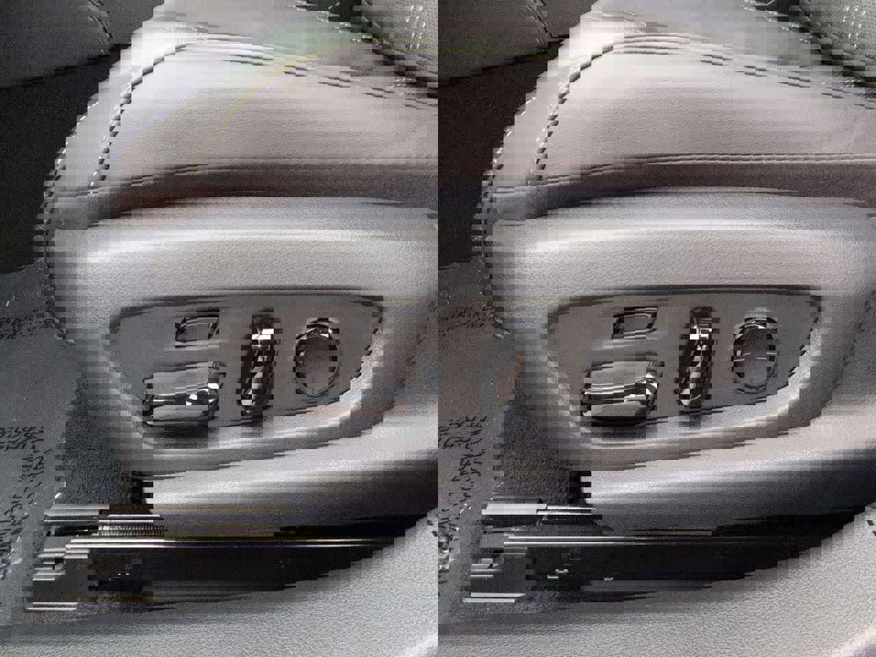 Used 2024 Lexus ES 300h Ultra Luxury image 17