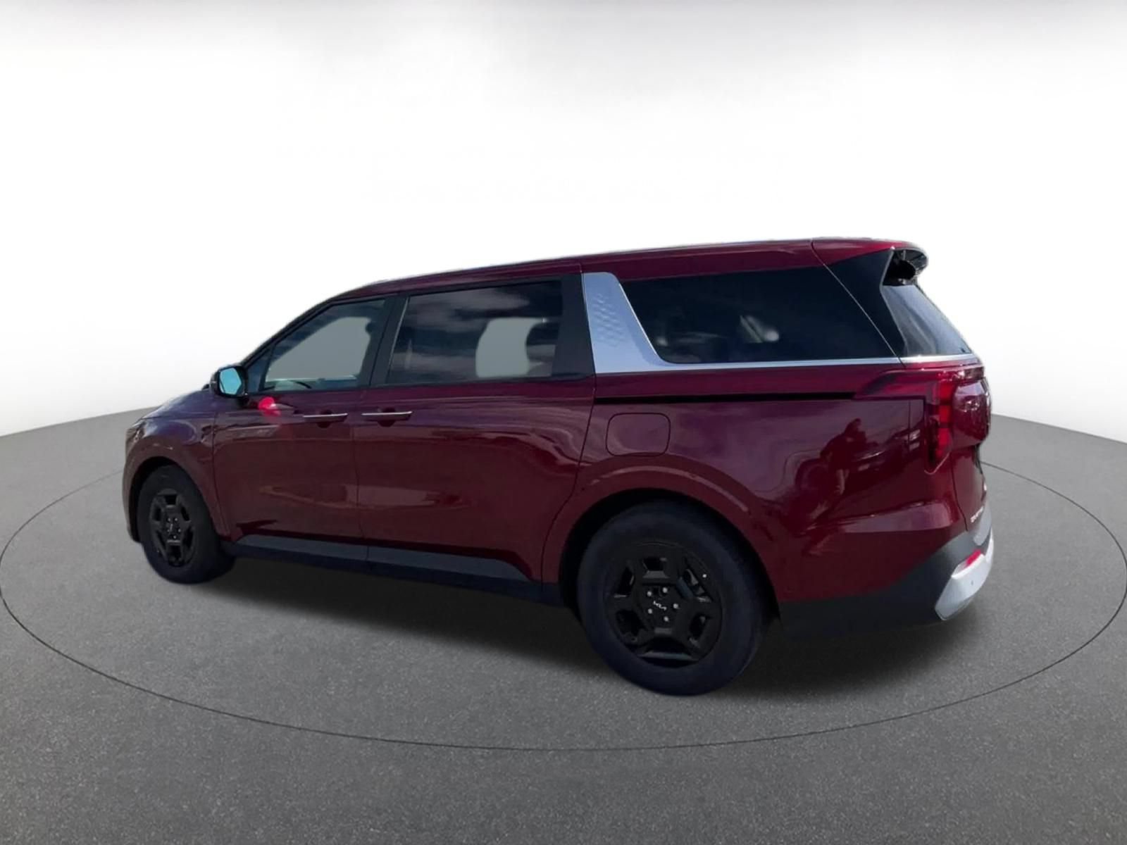 Used 2026 Kia Carnival FWD image 9