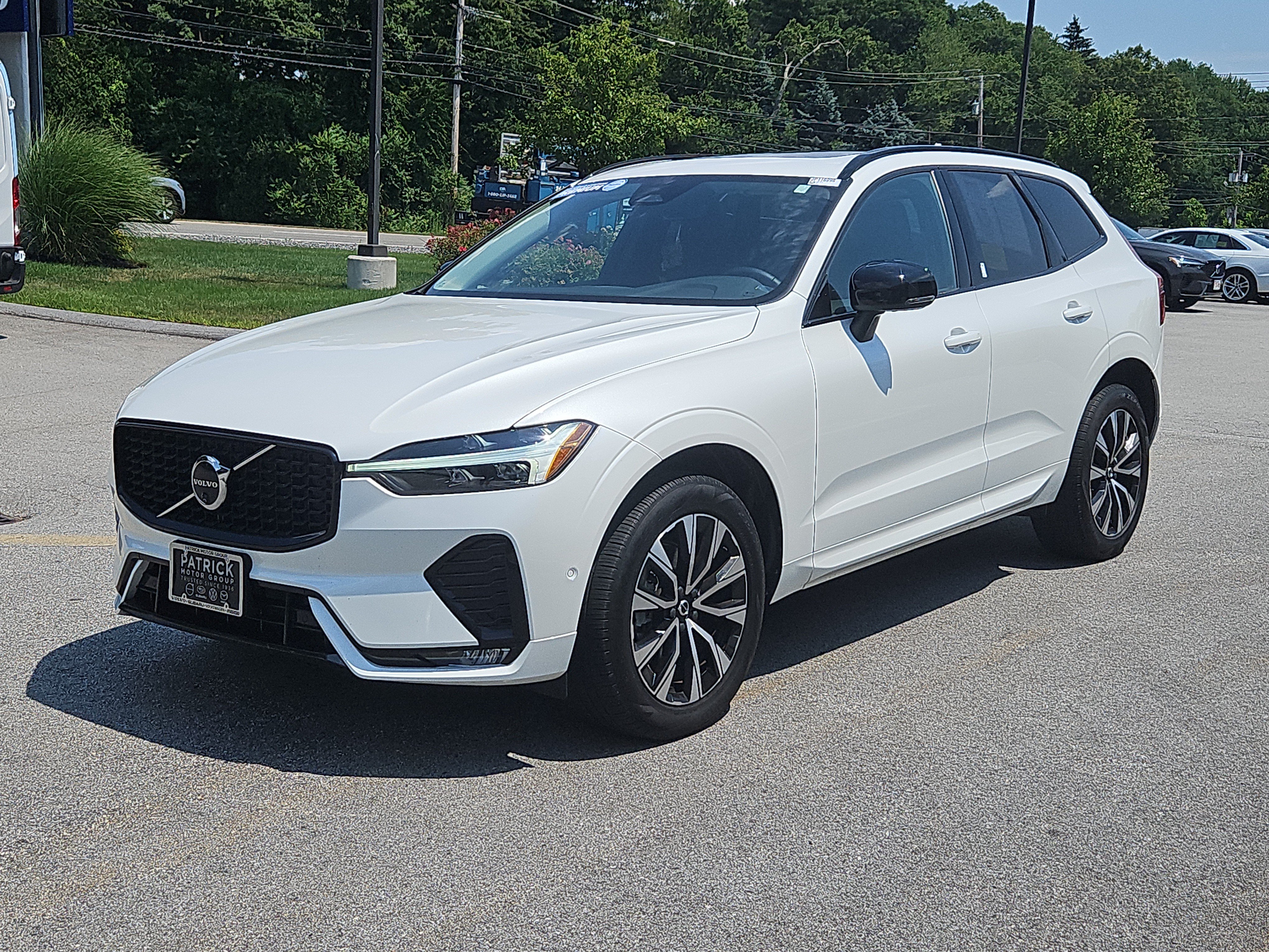 Used 2025 Volvo XC60 B5 Plus AWD/4WD image 23