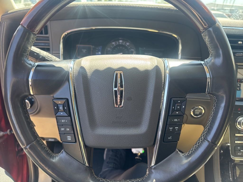 Used 2015 Lincoln Navigator 4WD w/ Equipment Group 101A Reserve image 7