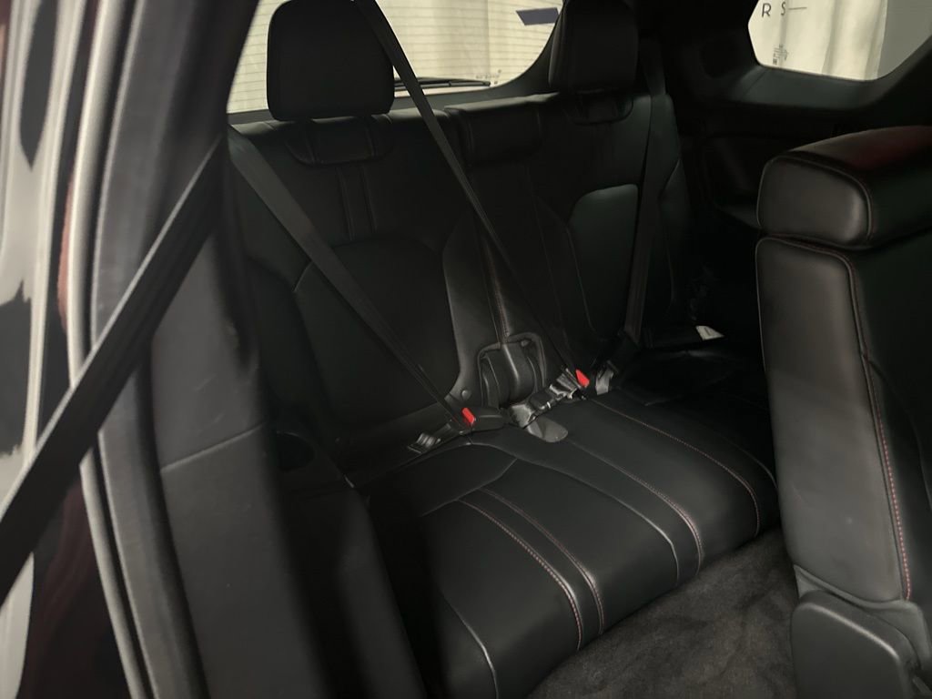 Used 2025 Honda Pilot Black Edition image 23