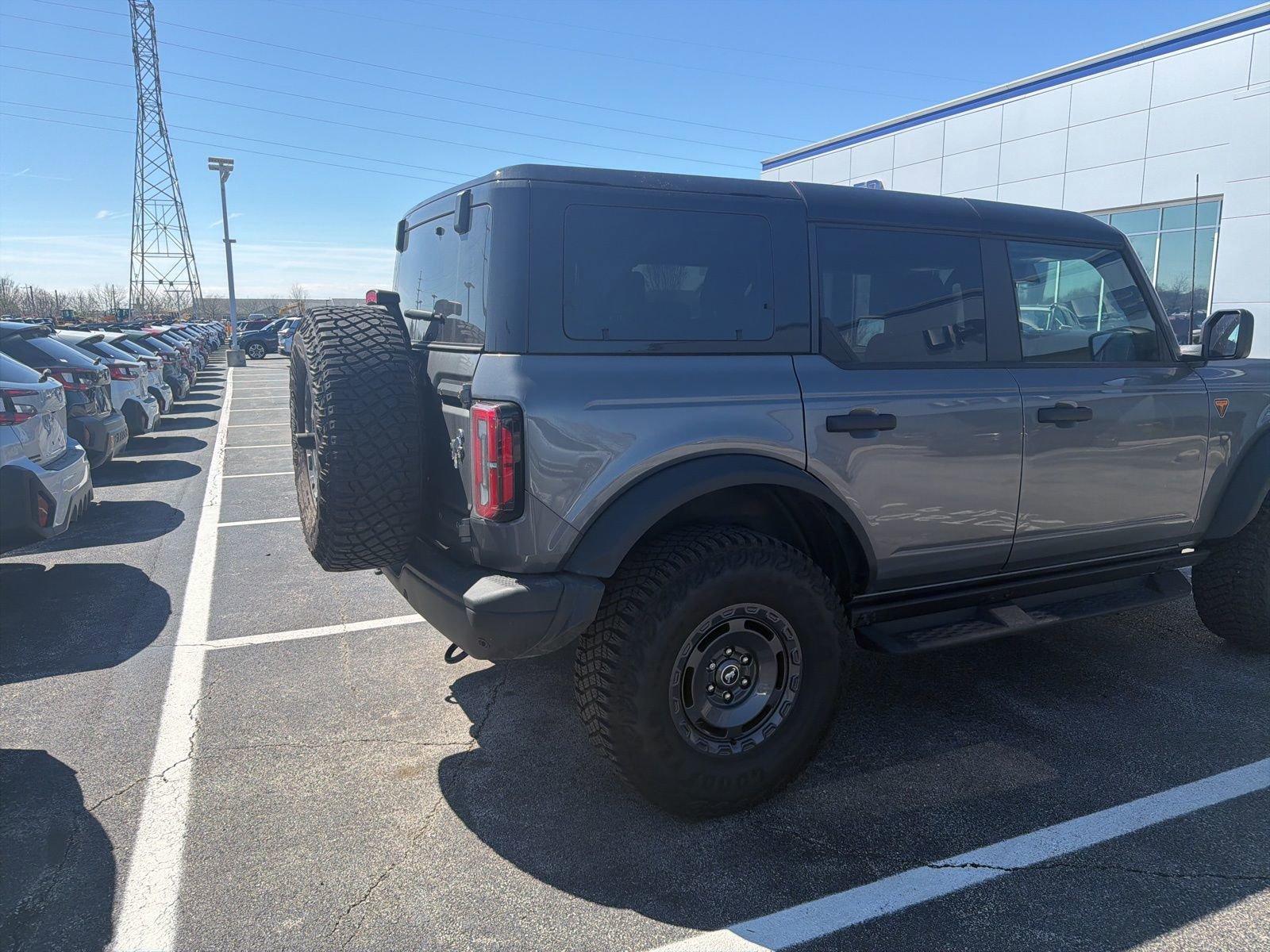 Used 2024 Ford Bronco Badlands image 16