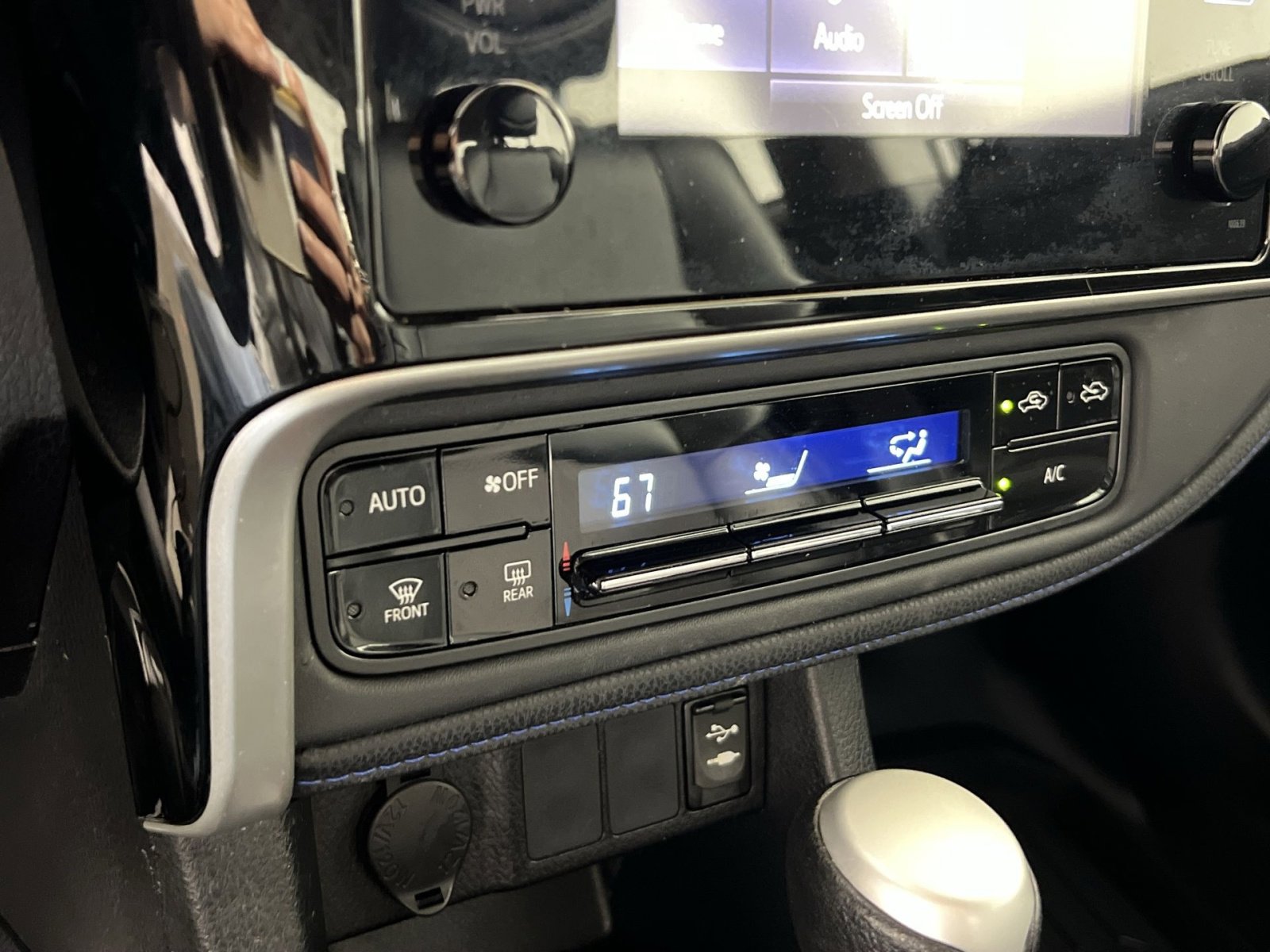 Used 2017 Toyota Corolla SE image 21