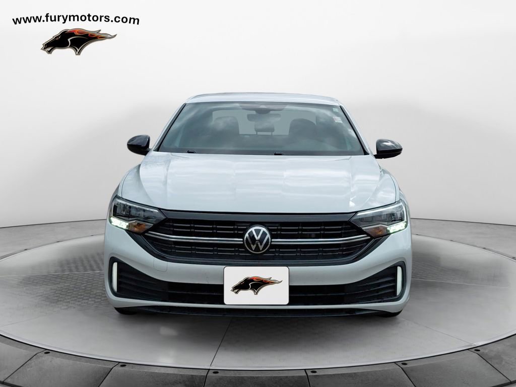 Used 2024 Volkswagen Jetta Sport image 8