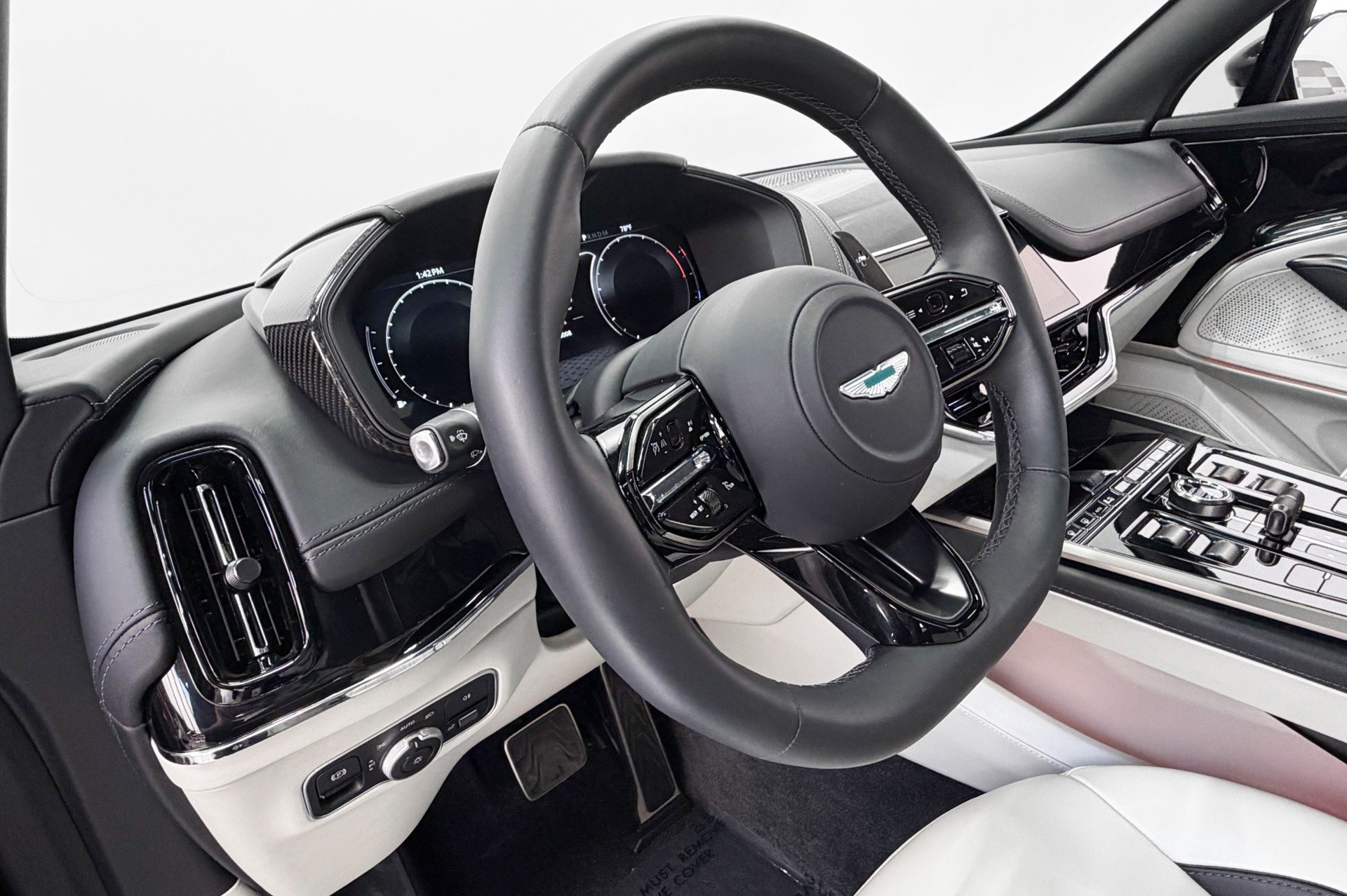 Used 2025 Aston Martin DBX 707 AWD/4WD image 13
