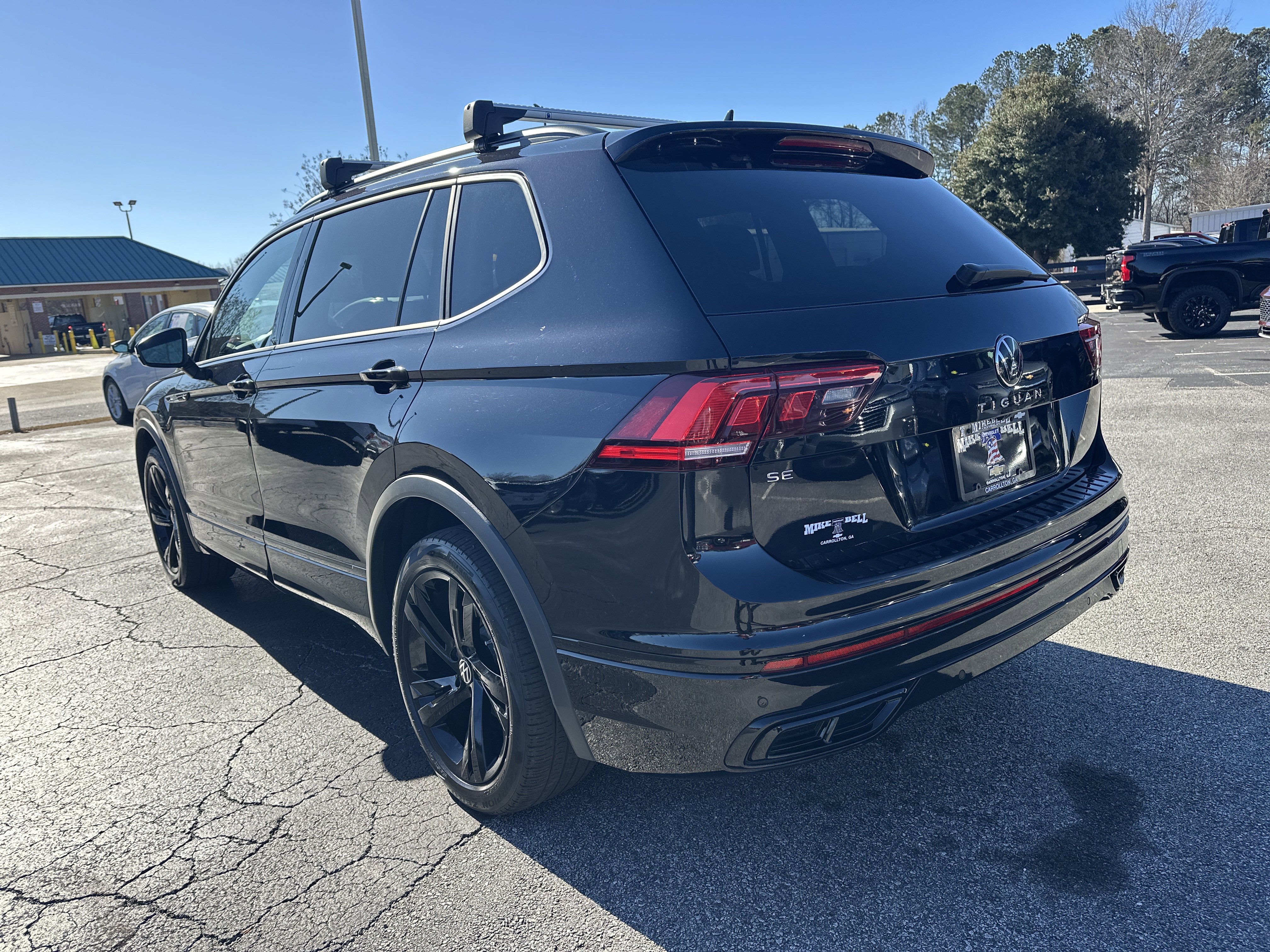 Used 2023 Volkswagen Tiguan SE R-Line image 6