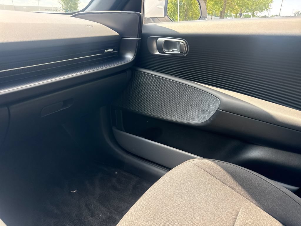 Used 2024 Hyundai Ioniq 6 SE AWD/4WD image 17