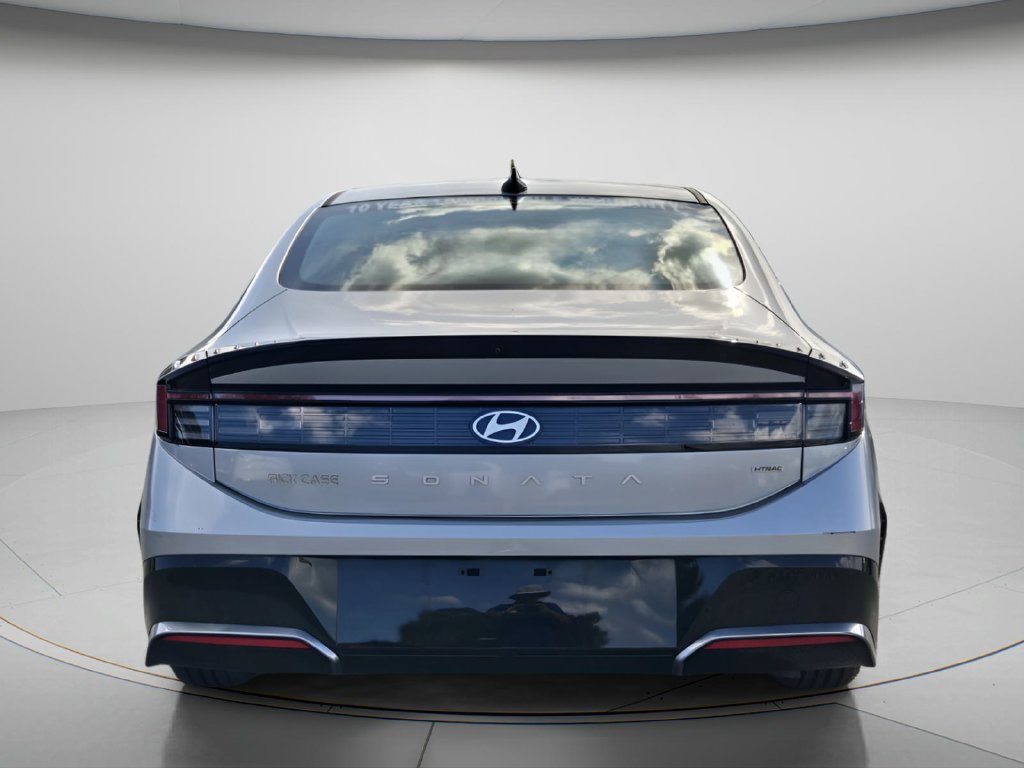 Certified 2025 Hyundai Sonata SEL AWD/4WD image 6