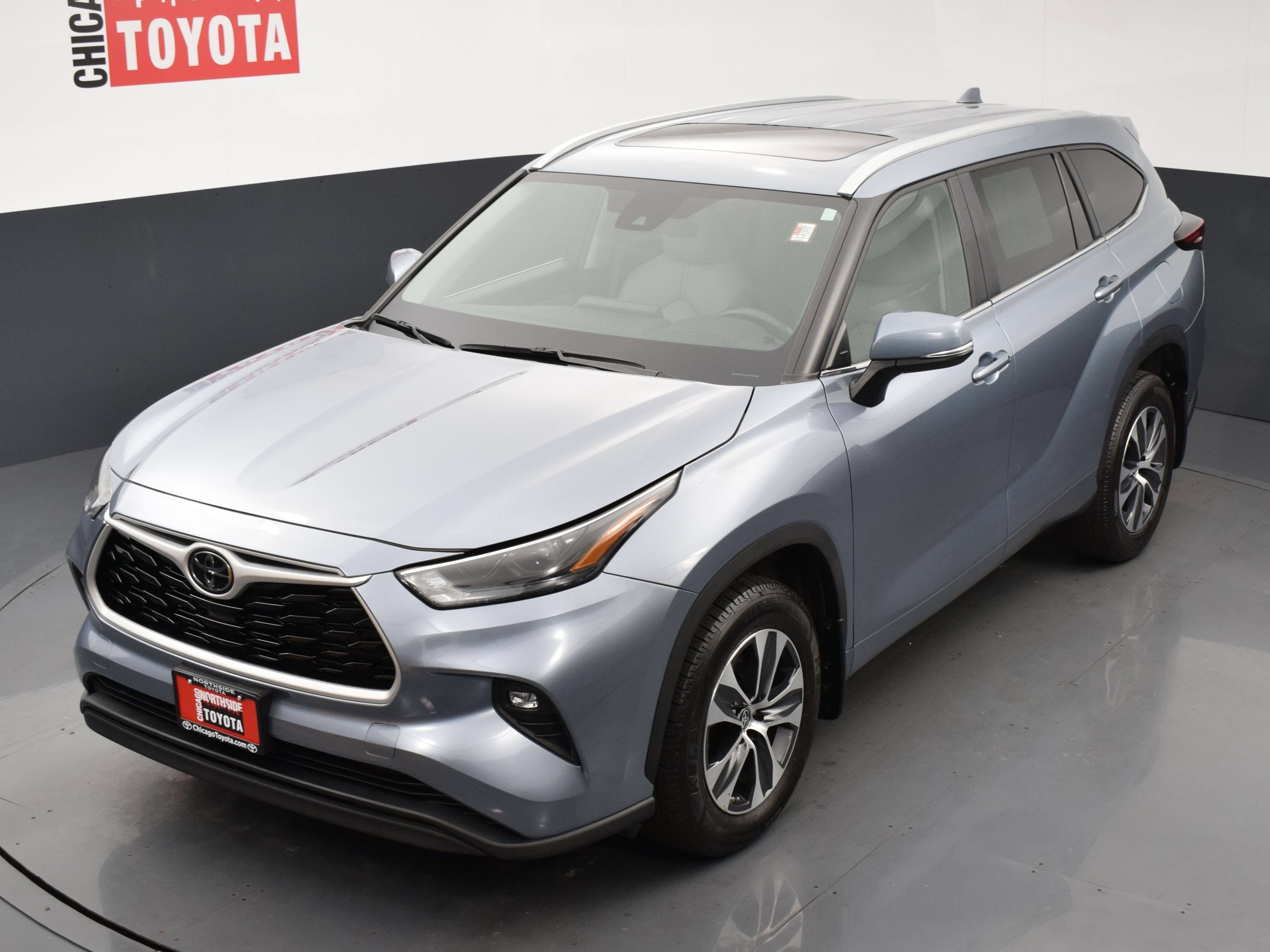 Used 2024 Toyota Highlander XLE AWD/4WD image 28