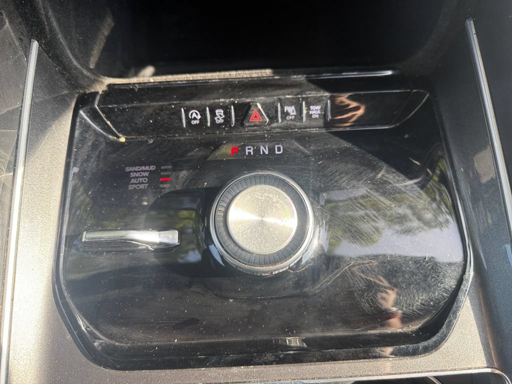 Used 2023 Jeep Wagoneer 4WD w/ Premium Group I image 24