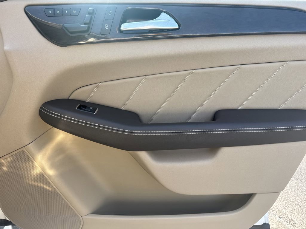 Used 2016 Mercedes-Benz GL 450 4MATIC image 13