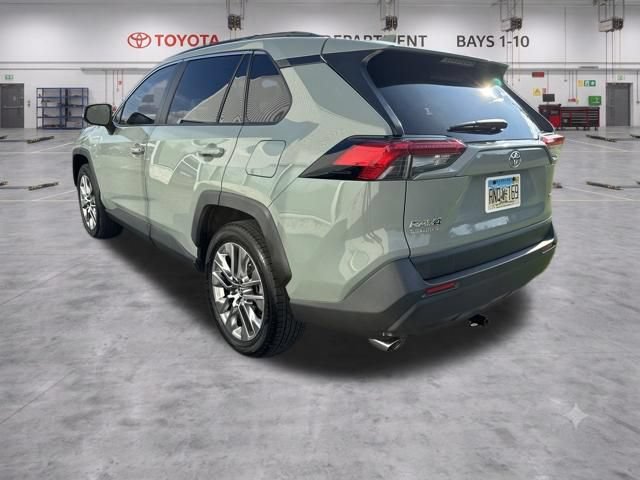 Used 2020 Toyota RAV4 XLE Premium FWD image 6