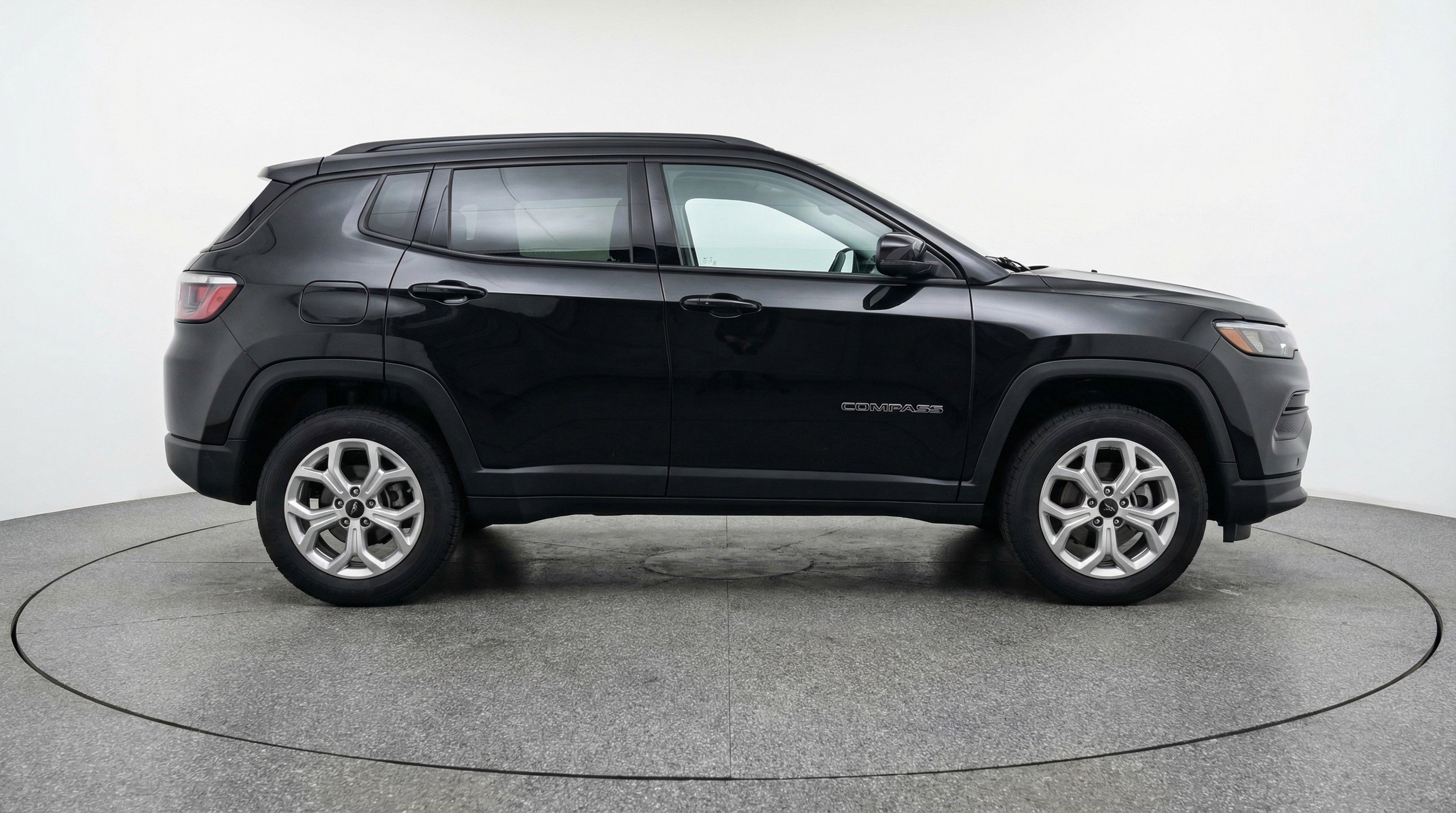 Used 2025 Jeep Compass Latitude AWD/4WD image 11