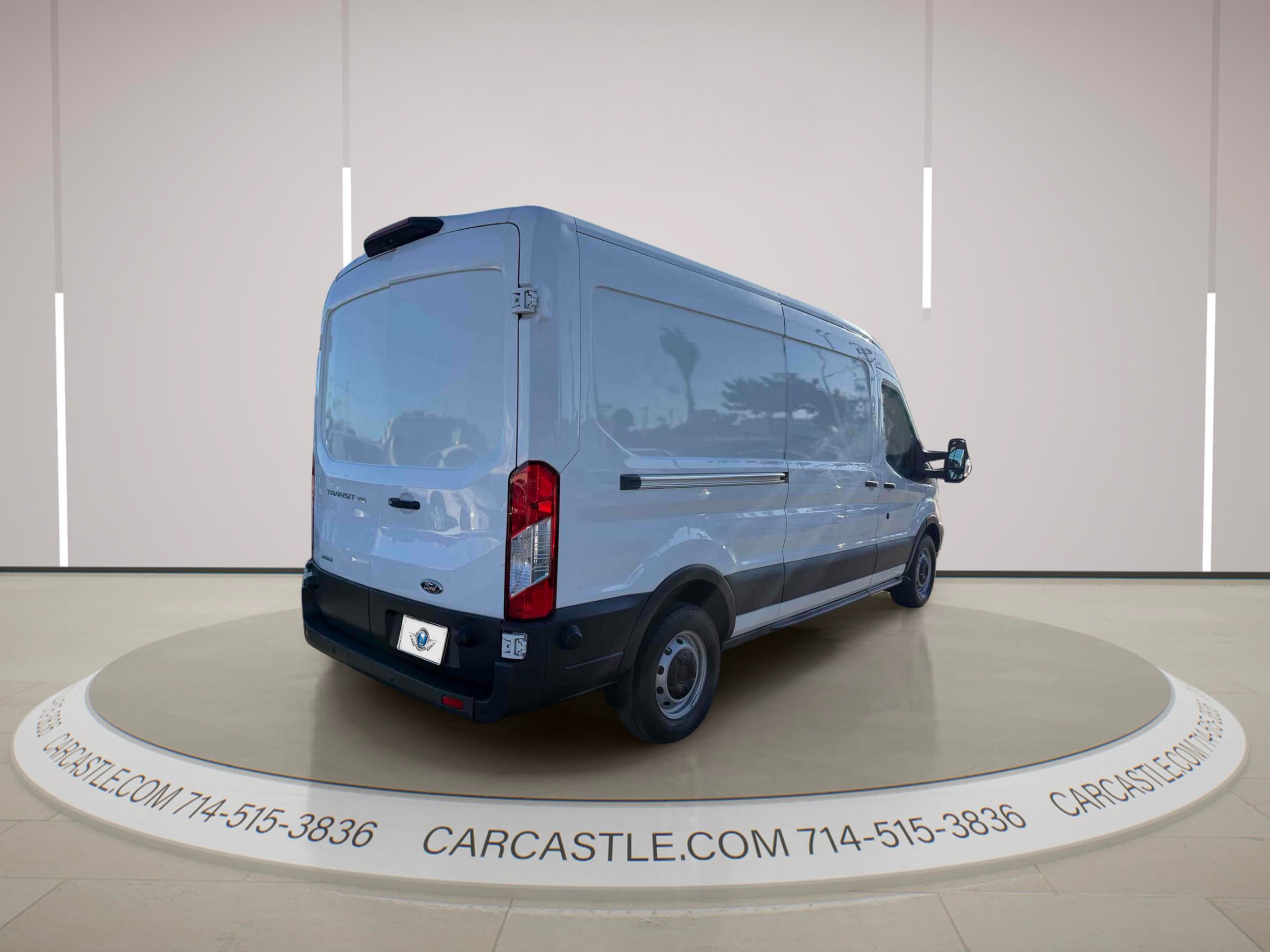 Used 2018 Ford Transit 350 148 Medium Roof RWD image 5