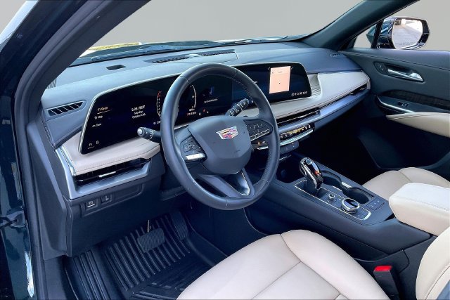 Certified 2024 Cadillac XT4 Premium Luxury FWD image 12