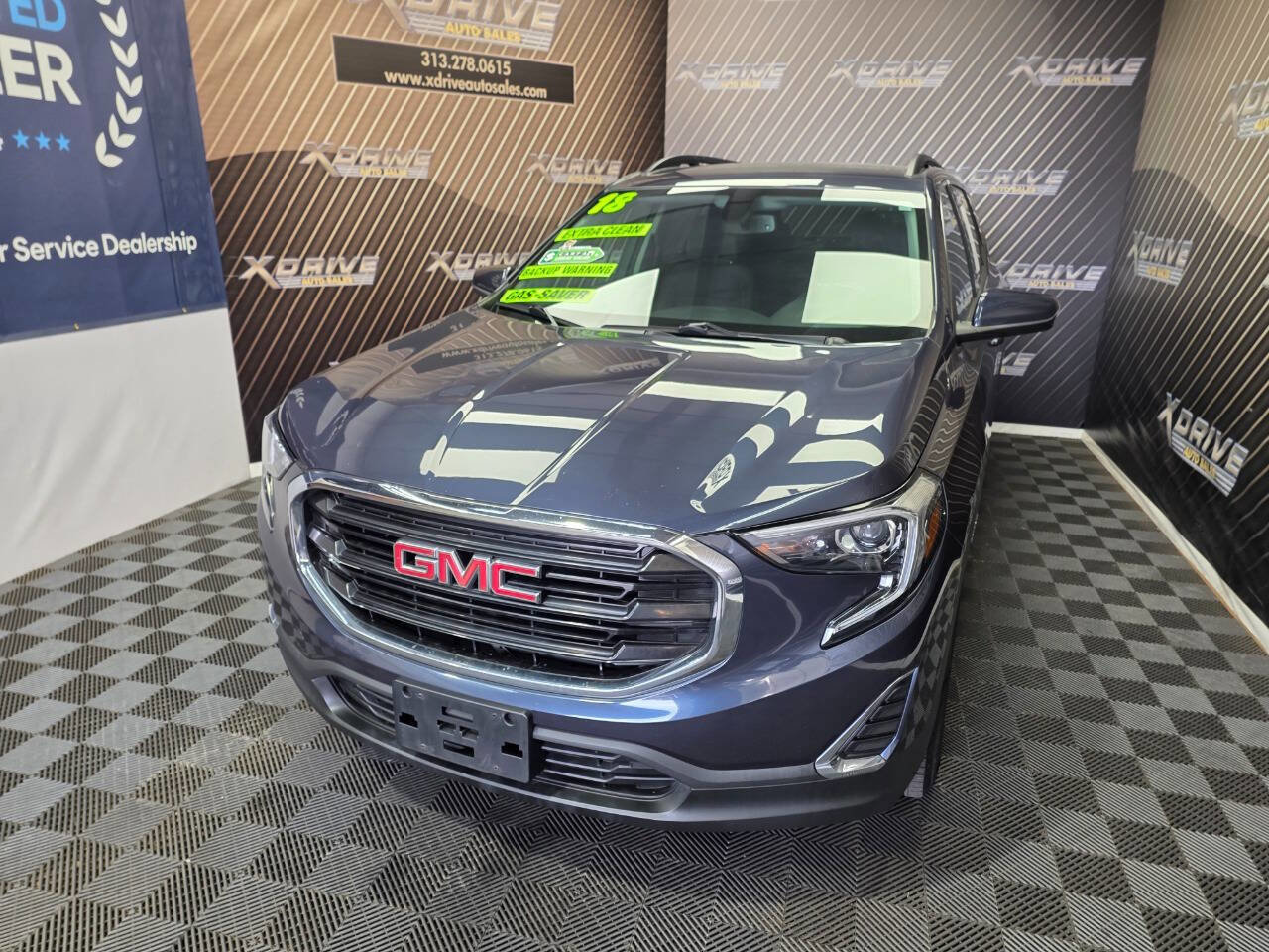 Used 2018 GMC Terrain SLE w/ Driver Convenience Package image 3