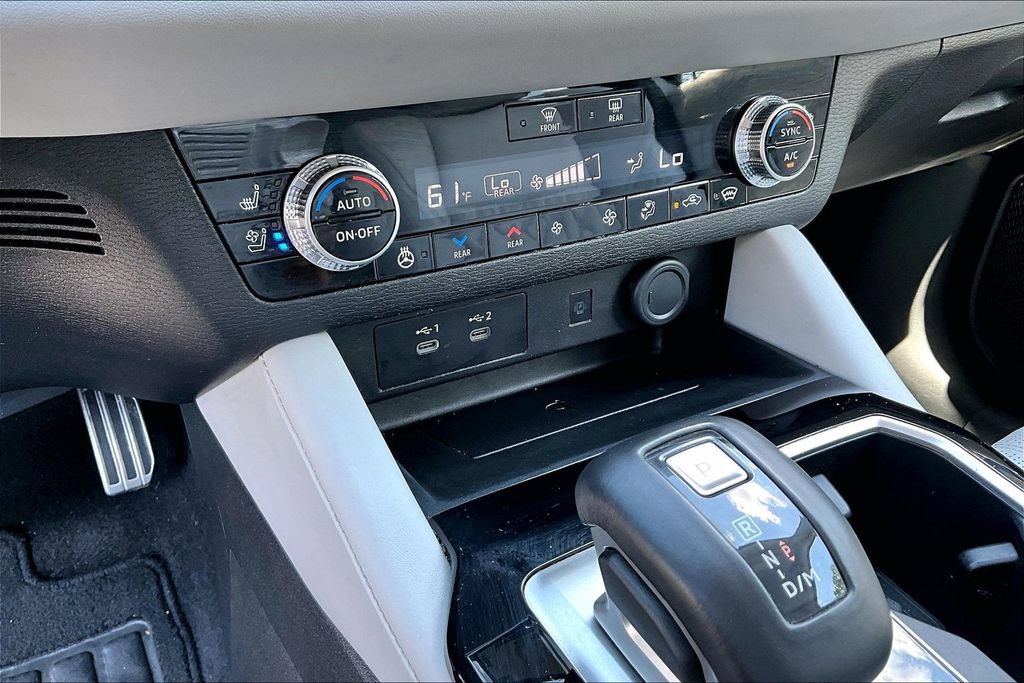 Used 2025 Mitsubishi Outlander SEL AWD/4WD image 16
