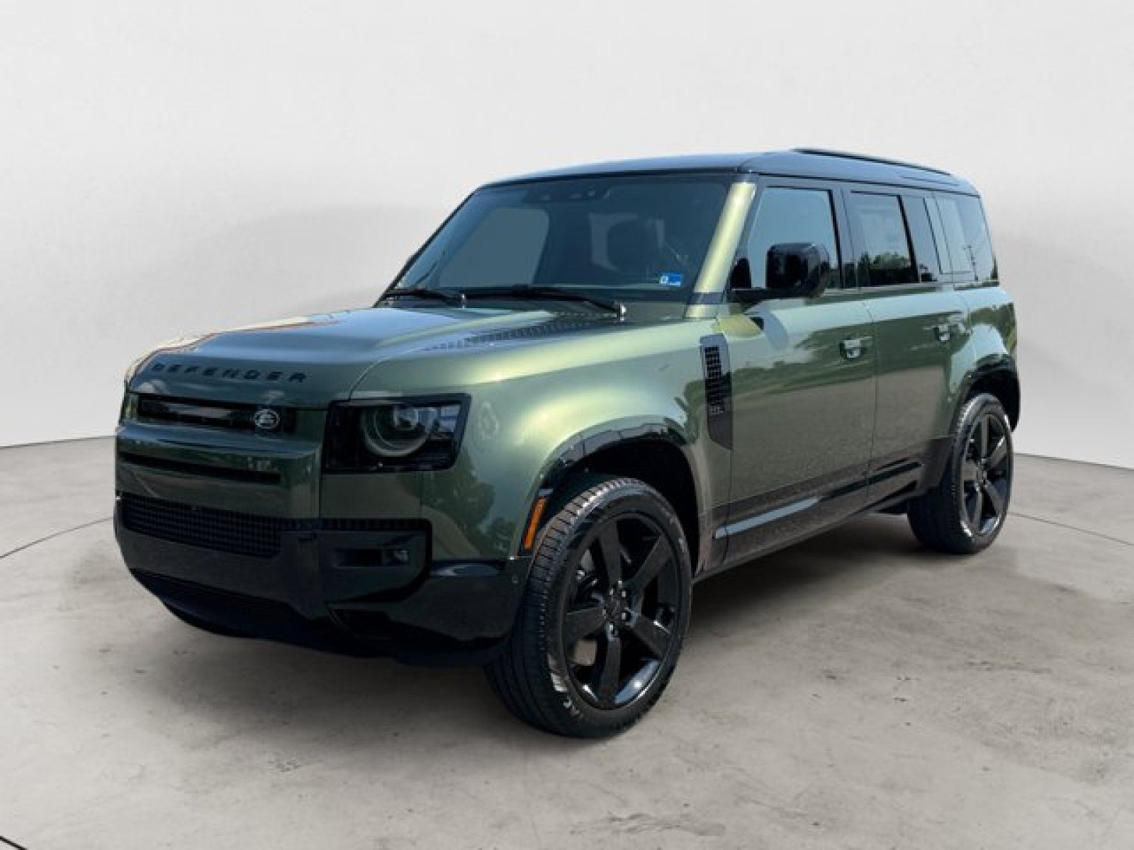 New 2026 Land Rover Defender 110 X-Dynamic SE AWD/4WD image 1