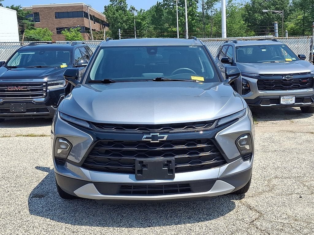 Certified 2023 Chevrolet Blazer LT w/ Midnight/Sport Edition FWD image 3