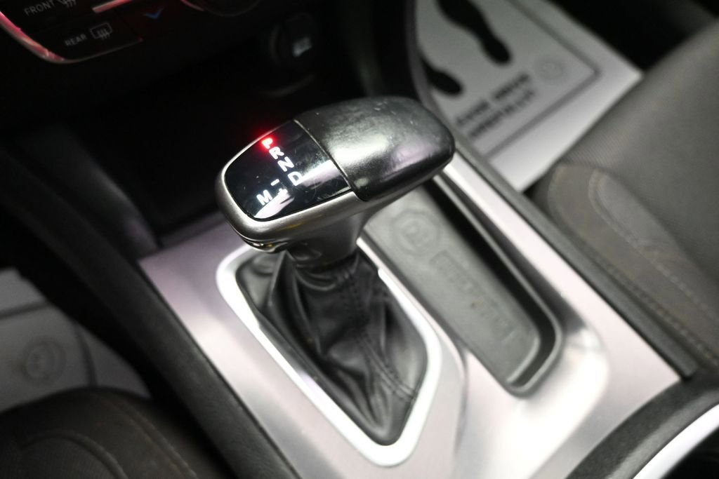 Used 2019 Dodge Charger SXT RWD image 21