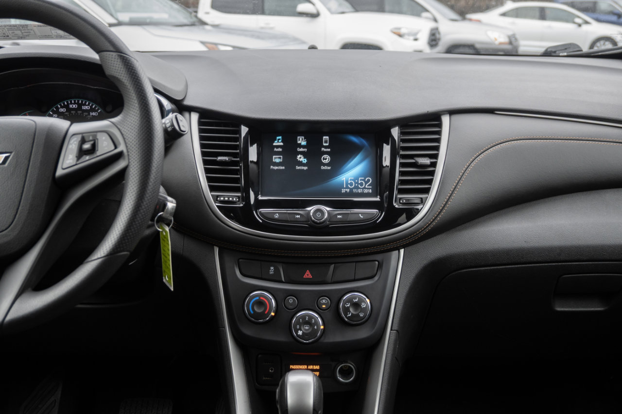 Used 2017 Chevrolet Trax LT image 27