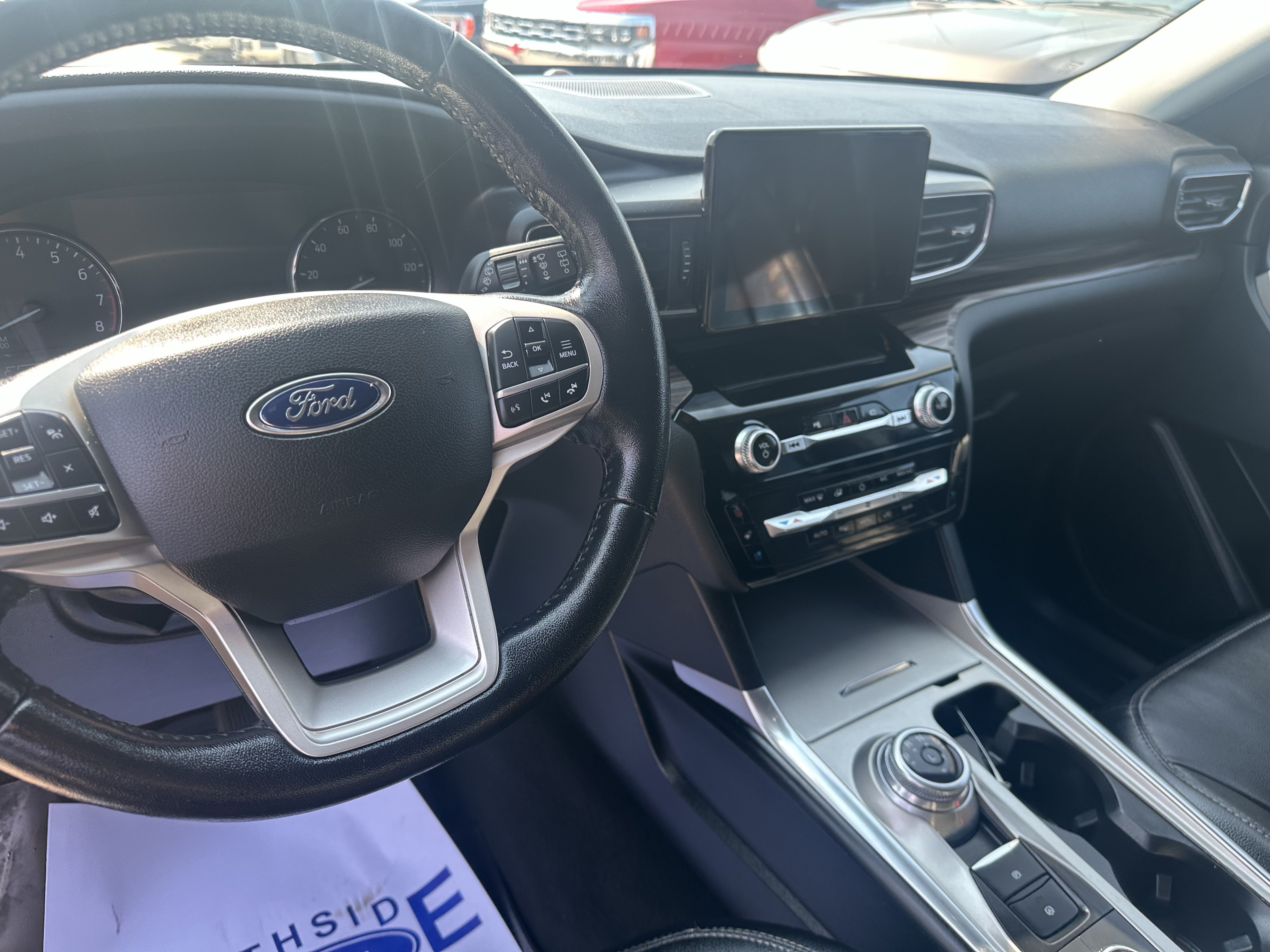 Used 2021 Ford Explorer Limited w/ Equipment Group 301A AWD/4WD image 15