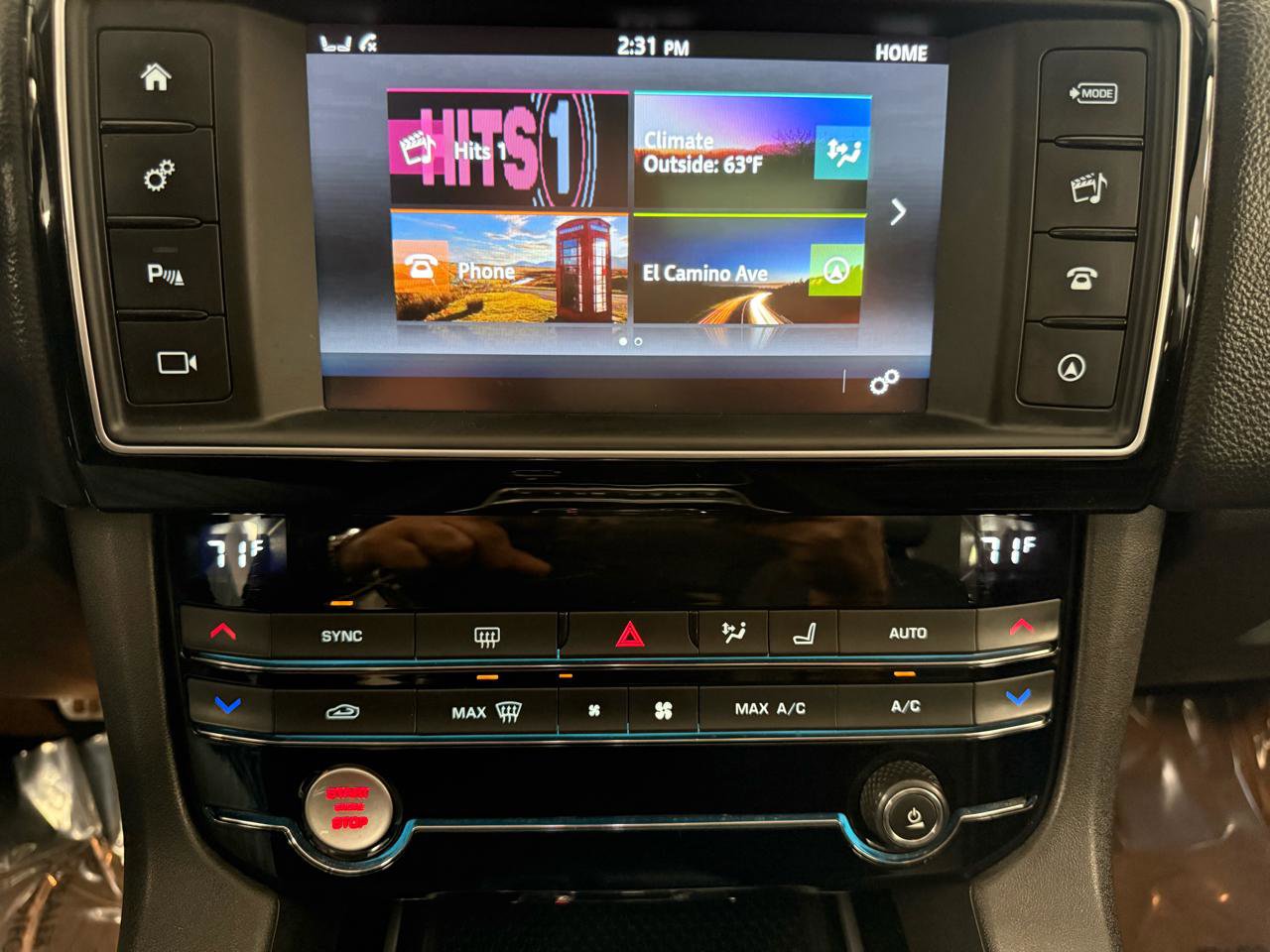 Used 2017 Jaguar F-PACE Prestige image 16