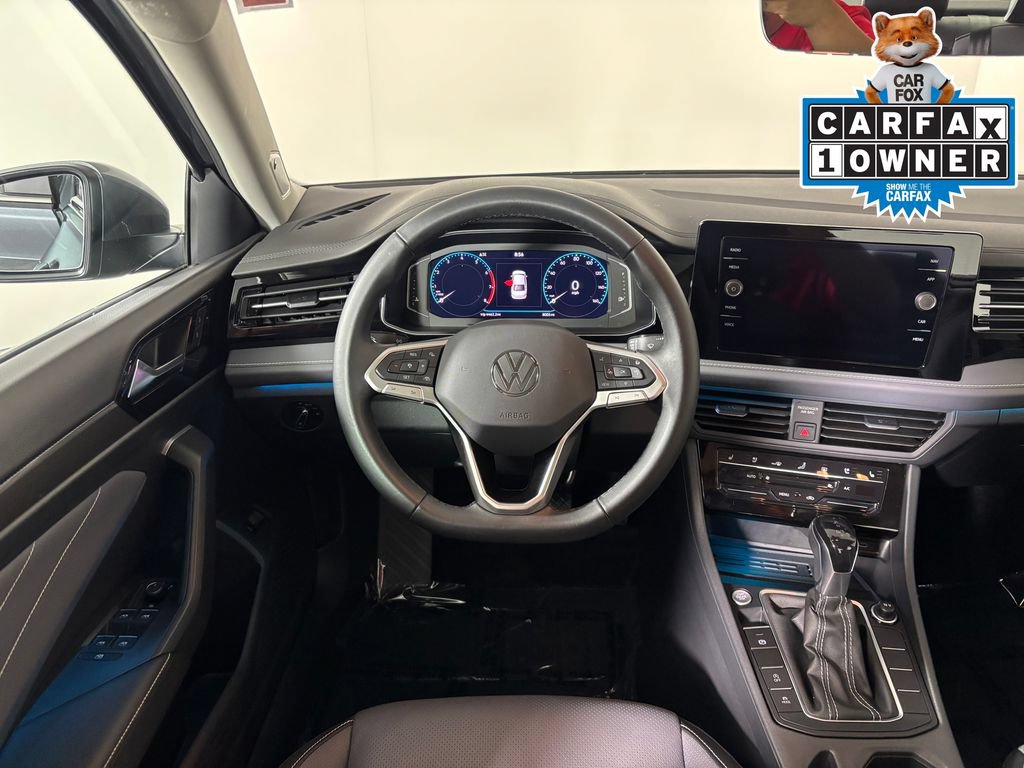 Used 2025 Volkswagen Jetta SEL FWD image 14