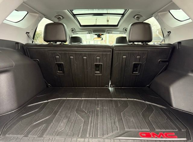 Used 2022 GMC Terrain SLT w/ Infotainment Package II image 12