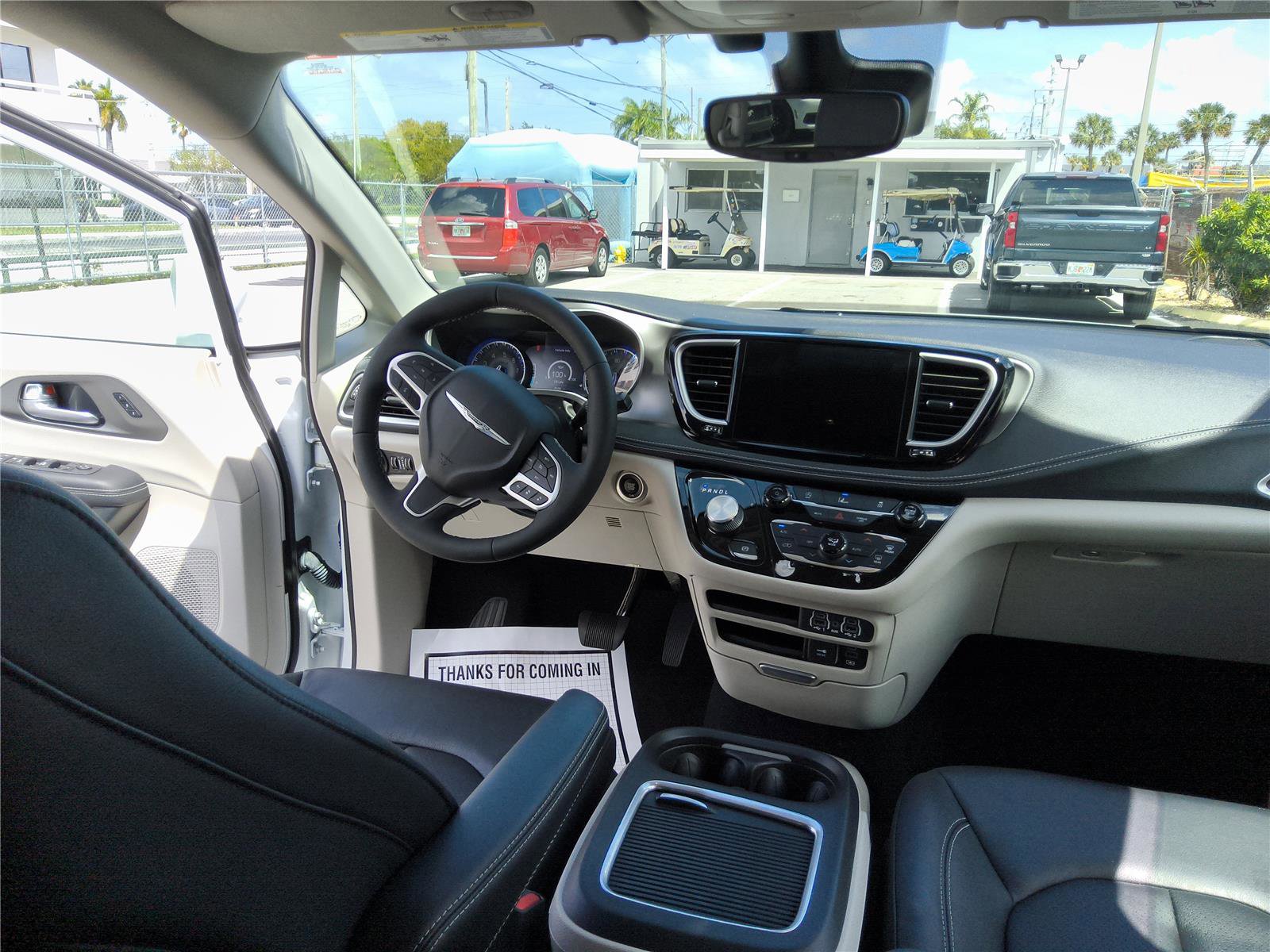 Used 2022 Chrysler Pacifica Touring-L image 23