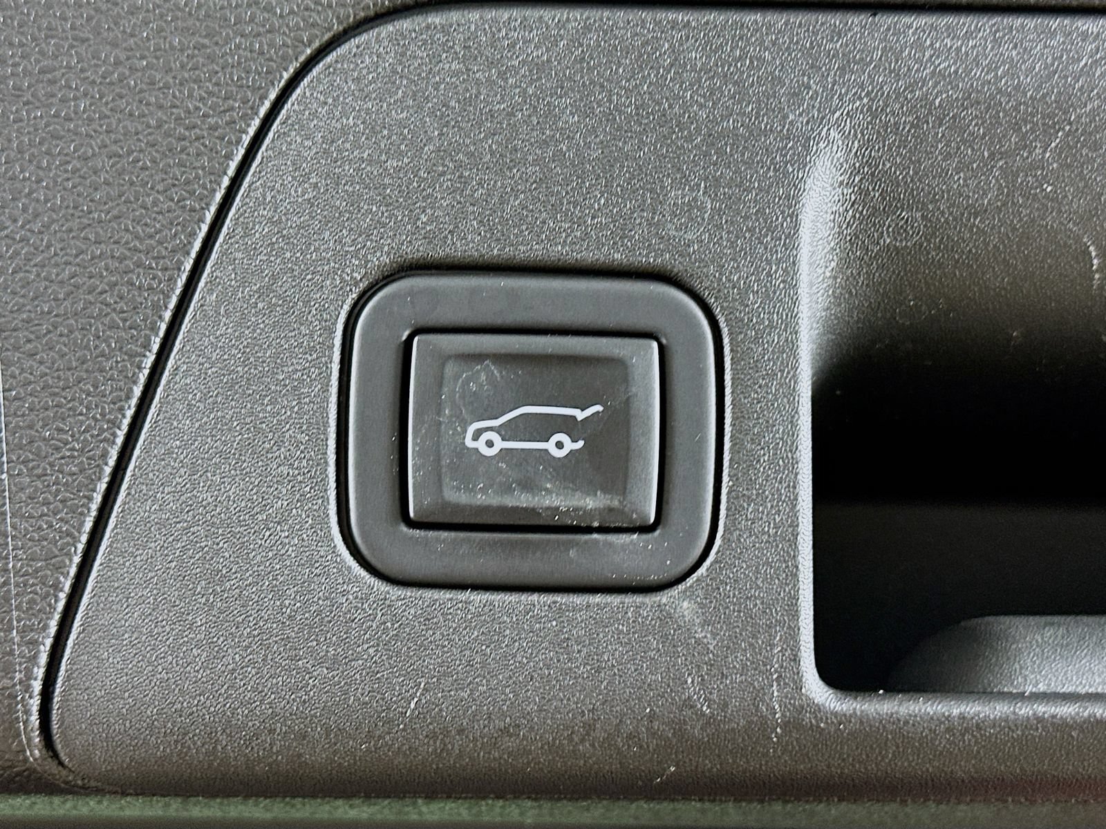 Used 2023 Buick Envision Essence w/ Sport Touring Package AWD/4WD image 38