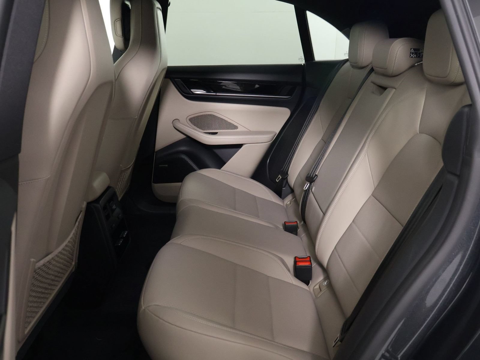 New 2026 Porsche Macan Electric RWD image 18