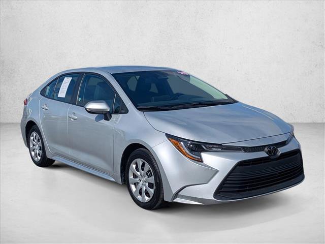 Used 2025 Toyota Corolla LE image 3