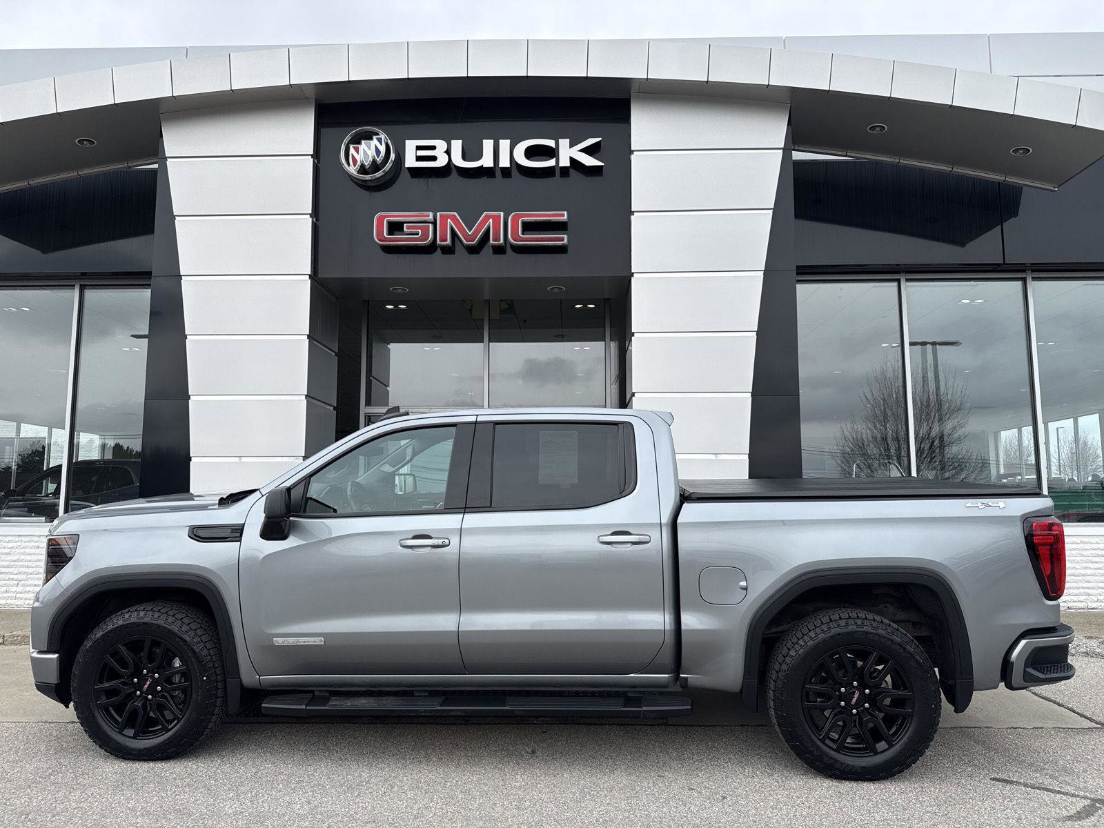 Used 2024 GMC Sierra 1500 Elevation AWD/4WD image 10