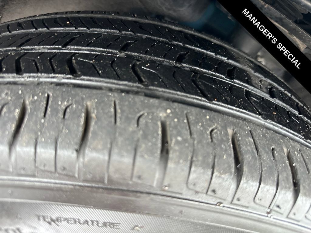 Used 2020 Ford Escape SEL image 11