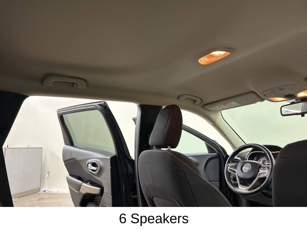 Used 2017 Jeep Cherokee Latitude w/ Cold Weather Group image 23