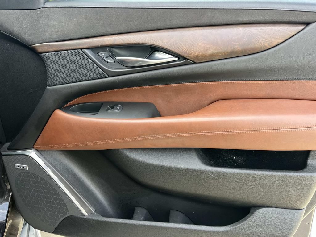 Used 2017 Cadillac Escalade Premium Luxury RWD image 25