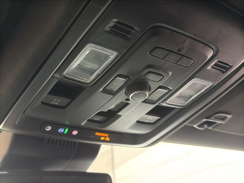 Used 2024 GMC Yukon XL Denali image 39