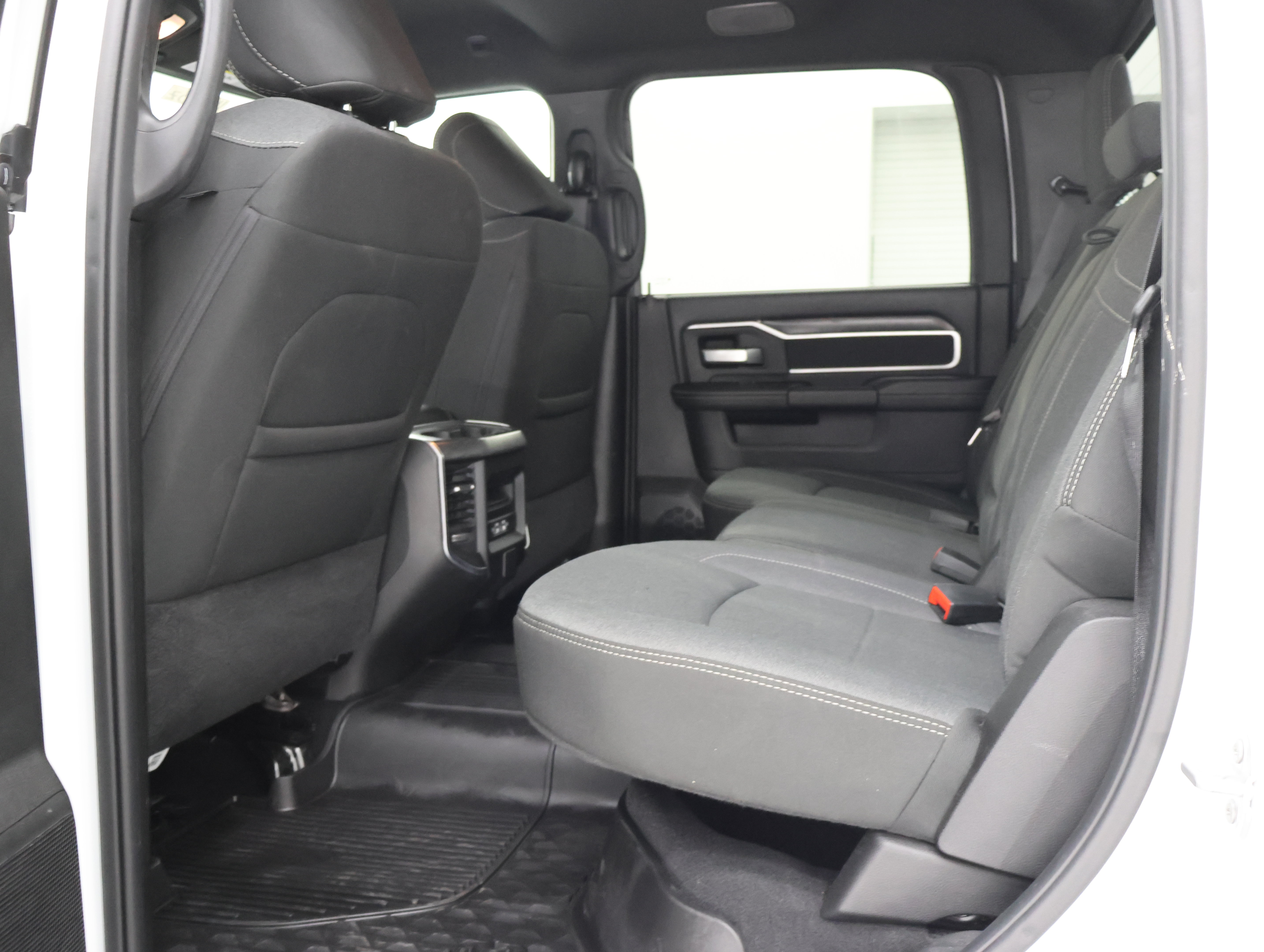Used 2024 RAM 2500 Big Horn w/ Night Edition AWD/4WD image 9